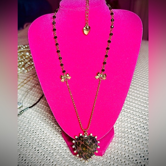 BETSEY JOHNSON BUNDLE purse Wallet Bracelet Necklace Bag charm Umbrella Shawl - Picture 7 of 17